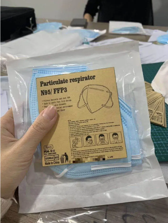 Kn99 Mask Medical Respirator with 5 Plys Non Woven Ce Approved FFP3 with Valve